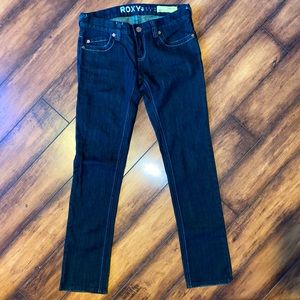 Roxy Straight Leg Jeans “Gold Coast Skinny Fit”